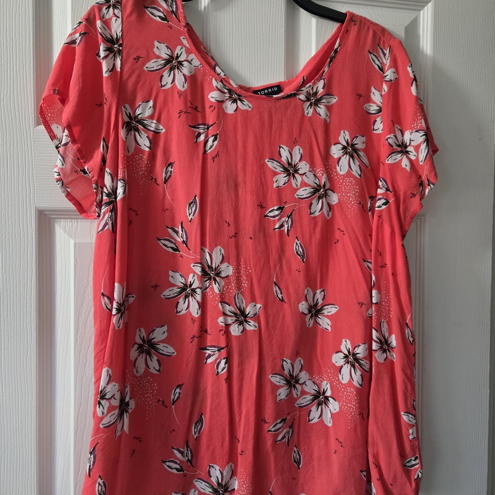 Torrid Pink Red Floral Short Sleeve Blouse